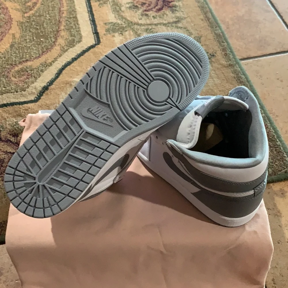 Jordan 1 Retro High OG Stealth (Premium Leather)